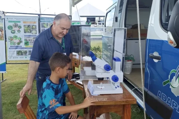 Adapar destaca ações de saúde animal e sanidade vegetal na Expovale 2024