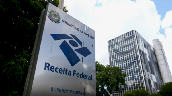 Arrecadação federal em outubro fecha com maior resultado em 30 anos