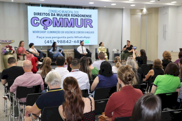 Workshop sobre a eliminação da violência contra a mulher é realizado pelo COMMUR