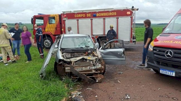 Dois adultos e uma criança ficam feridos em acidente na PR 182 em Toledo