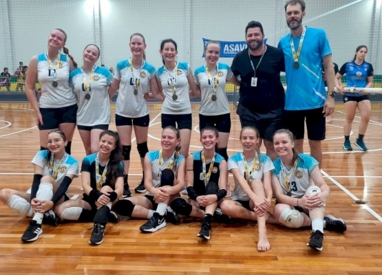 Equipe de voleibol de Pato Bragado é campeã dos Jogos Regionais das AETEs