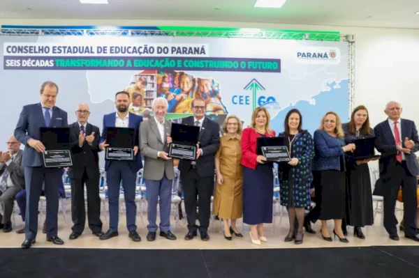 Conselho Estadual de Educação homenageia melhores instituições de ensino do Paraná