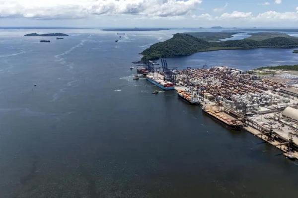 Com fim de derrocagem e calado de 13,1 metros, Porto de Paranaguá amplia produtividade