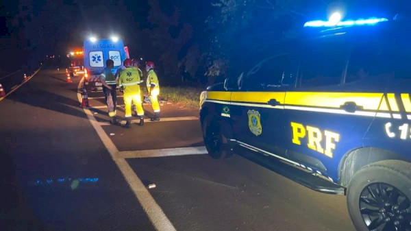 Mulher morre após carro cair em barranco na BR-369, no Paraná