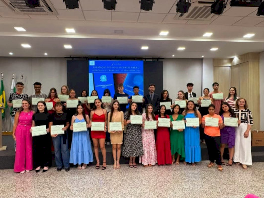 Realizada solenidade de formatura do projeto de preparação dos adolescentes para o mercado de trabalho