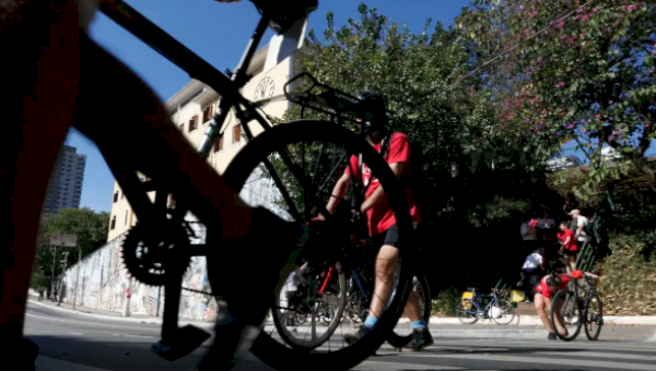 Produção de bicicletas convencionais cai, mas a das elétricas aumenta