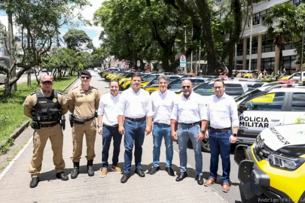 Reforço nas estradas: DER/PR entrega 36 viaturas e 5 cães ao Batalhão de Polícia Rodoviária