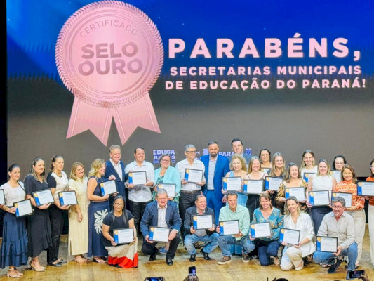 Educação de Mercedes recebe o Selo Ouro por compromisso com a alfabetização