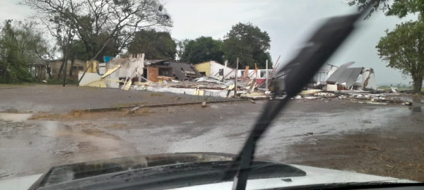 Temporal arrasa área rural de Itaipulândia e deixa rastro de destruição