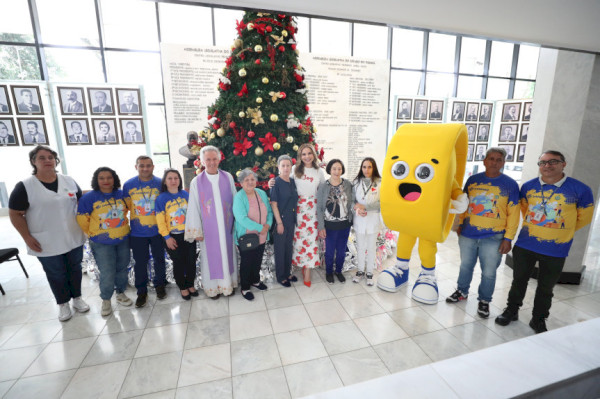 Sanepar entrega quase 200 quilos de tampinhas plásticas ao Programa Tampinha Paraná