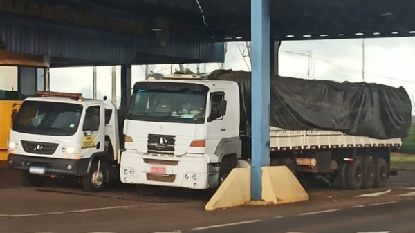 Carreta com mais de cinco toneladas de drogas é apreendida entre Guaíra e Mercedes