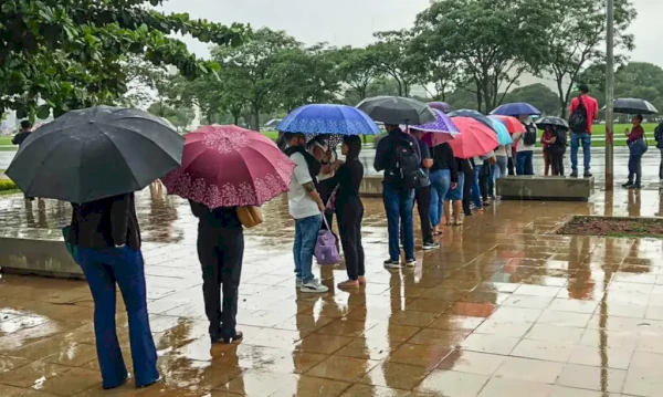 Último final de semana de 2024 deve ser chuvoso em todo o país, aponta meteorologia